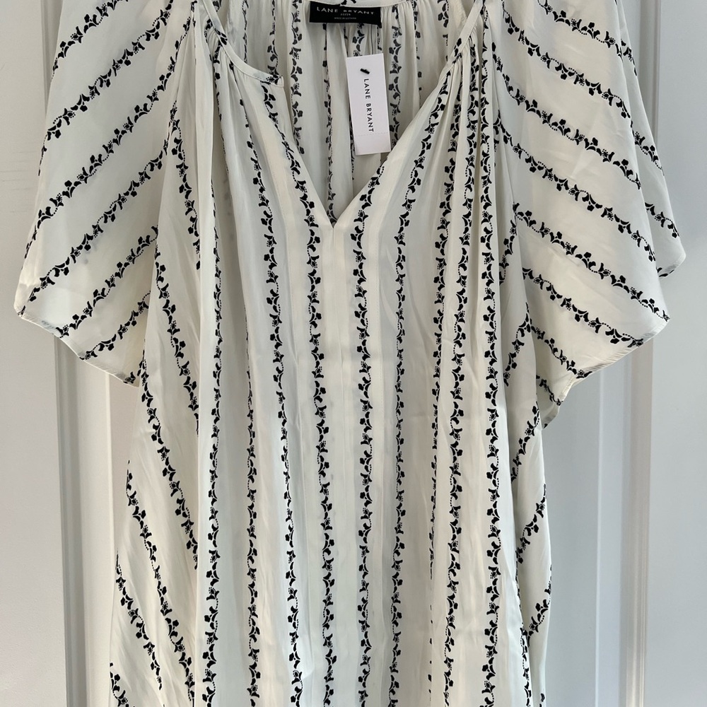 Lane Bryant Black and White Tie Front Short Sleeve Blouse